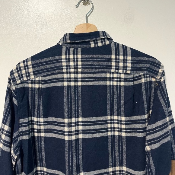 J.Crew Men’s Navy Plaid Flannel Shirt with Suede Elbow Patches - Size M - Picture 13 of 15